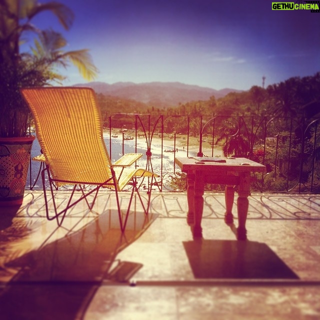 Anne Dudek Instagram - Villa Amor in the morning