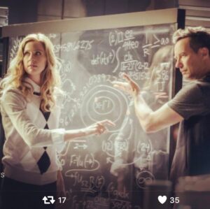 Anne Dudek Instagram - Next week you will think I know what this means #theflash