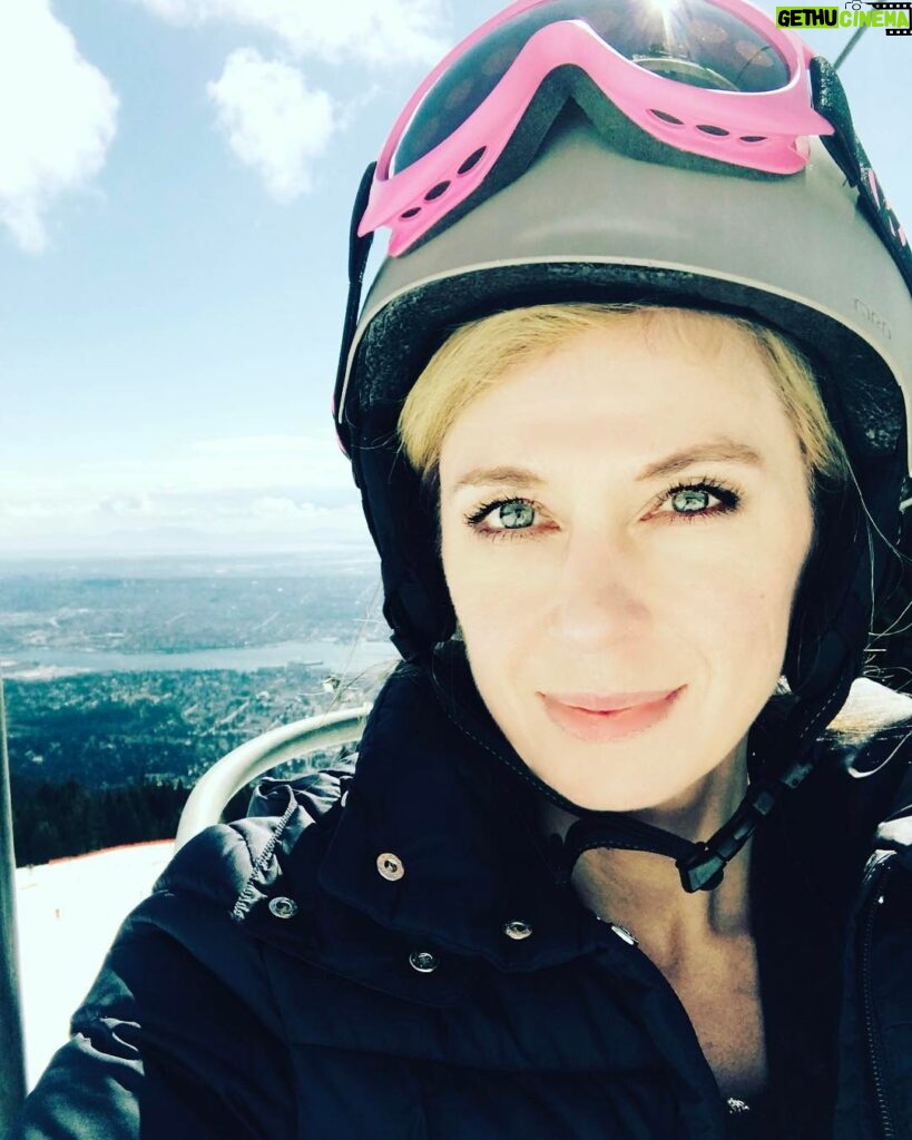 Anne Dudek Instagram - Skiing at Grouse Mountain. Vancouver, British Columbia