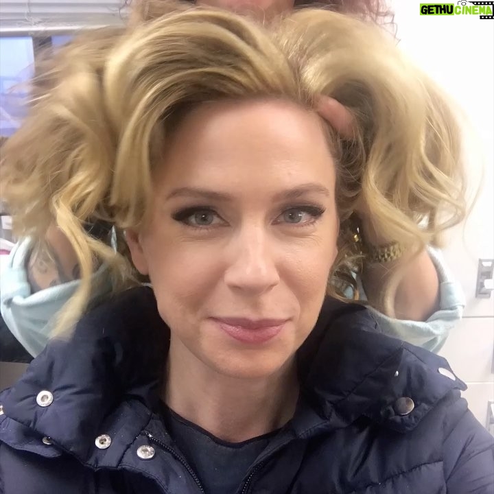 Anne Dudek Instagram - Hair by @Sarah_koppes #theflashseason3 @love_kevin_murphy