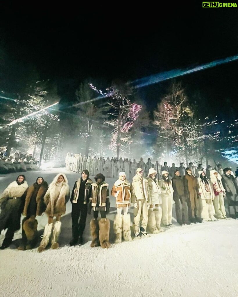 Anne Hathaway Instagram - ✨Thank you @moncler for inviting me to your dazzling, magical, inspiring, immersive show held within a Swiss forest (!) Bravo to the entire team on achieving this extraordinary feat, and an extra thank you for your kindness and generosity✨ #MonclerGrenoble