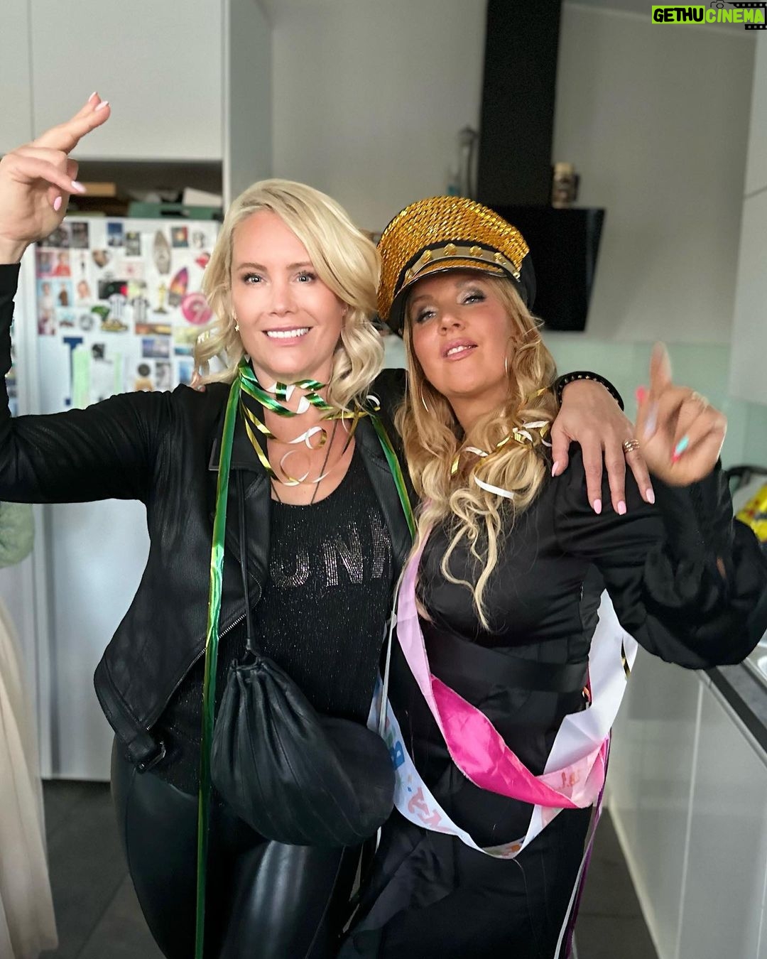 Anne Kukkohovi - 1.9K Likes - Kiitos ihanista pre-vappubileistƤ @gaalanainen 𤩠Oot ihana, HBD š Nyt ei taas tarvi hetkeen juhlia š