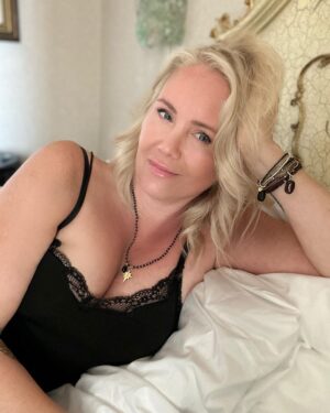Anne Kukkohovi Instagram - Olipa kiva pääsiäinen. Lämmin, valoisa, ahdas, vilkas, ja suloinen 🥰🥳