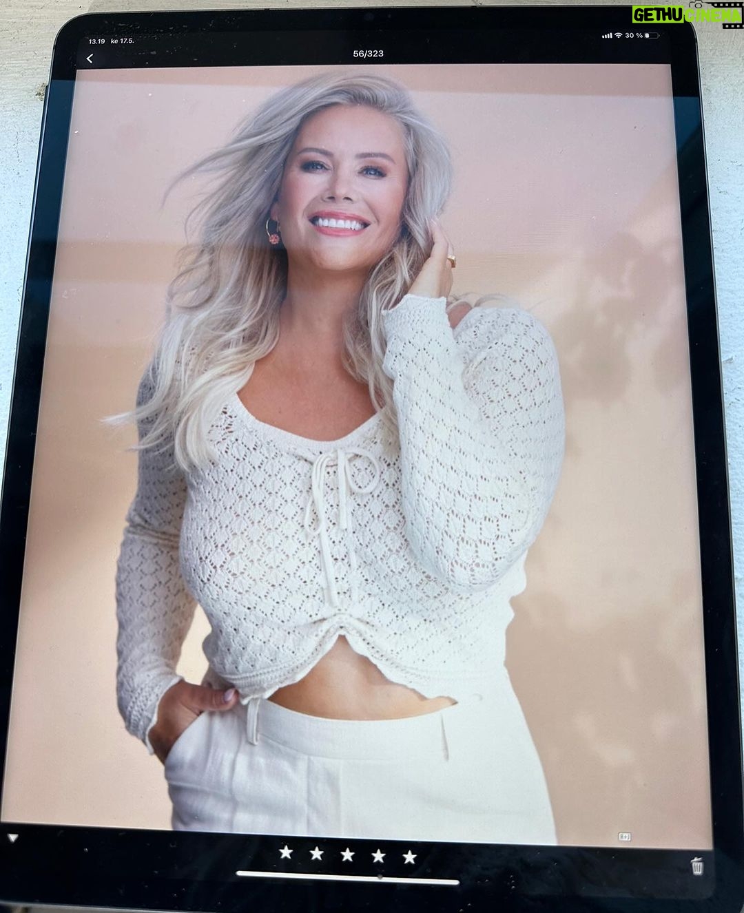 Anne Kukkohovi Instagram - Kiitos @gaalanainen taas ihanasta @menaiset jutusta, @idajokikunnas kaikesta tällinkiin liittyvästä ja @jouniharala kuvista 🥰