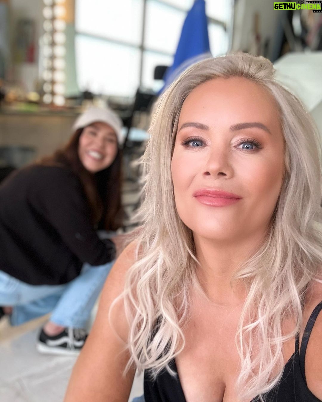 Anne Kukkohovi - 3.2K Likes - Meikillä saa ihmeitä aikaan 😅 Taustalla ihmeidentekijä @idajokikunnas 🩷