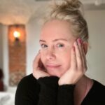 Anne Kukkohovi Instagram - Saunomista, suklaata ja vähän treenaamista 🩷 Tällänen wash’n’go joulu on ihana. 🙌😻