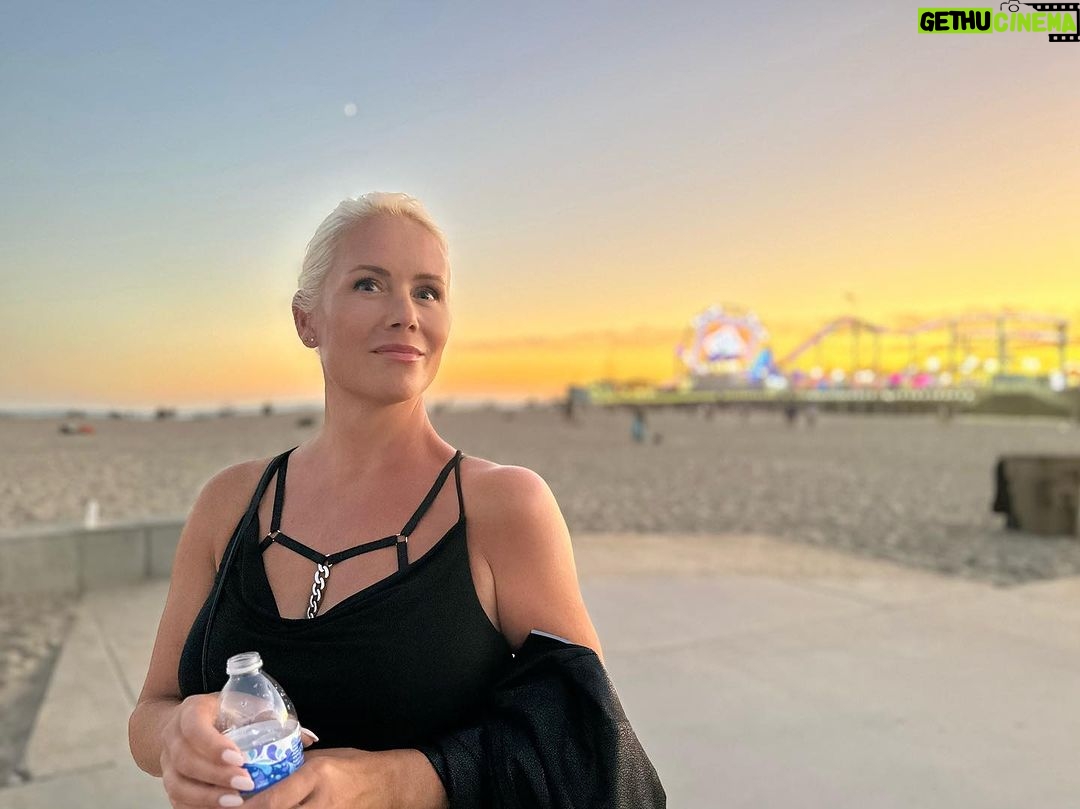 Anne Kukkohovi - 1.5K Likes - This Sunset š¤¤š¤¤š¤¤āļøāļøāļø
#california #santamonica #losangeles #sunset #glow #sunshinestate
