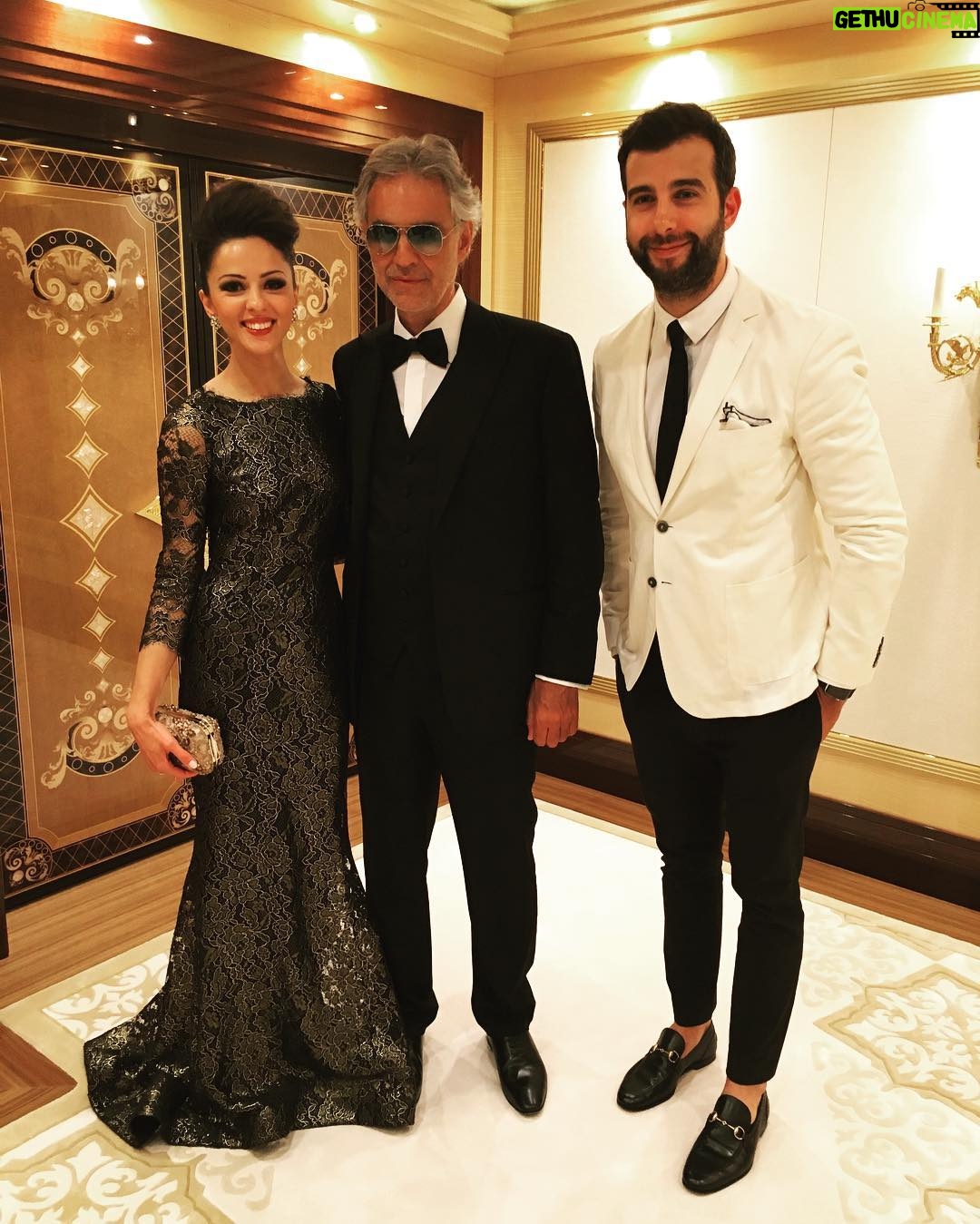 Annet Mahendru Instagram - Andrea Bocceli 🙌🏼 Twas an honor to moderate this special occasion with @urgantcom Marina Porto Cervo, Sardinia