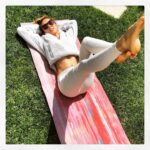 Annet Mahendru Instagram – Downward Dog? Pfffft.. Upward Cat! @aloyoga