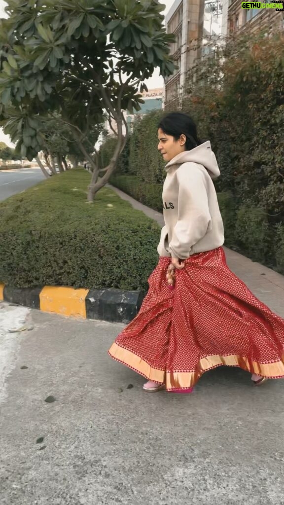 Anshul Chauhan Instagram - Runaway Bride! 😂 #runawaybride