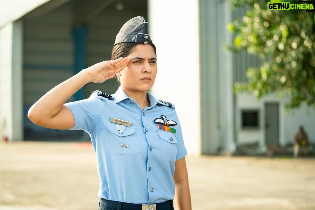 Anshul Chauhan Instagram - A journey that was a dream come true. Taking back home so many memories from the sets of #Tejas. Introducing Squadron leader Aafia Ali, signing off! @sarveshmewara @kanganaranaut @ronnie.screwvala @nonabains @rsvpmovies