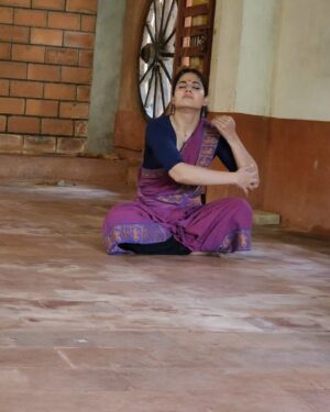 Anshul Chauhan Instagram - Sharing glimpses of my once in a lifetime experience @natanakairali 
This was the most intense yet a very liberating act.. highlight for me in my Phase2 of Navrasa Sadhana.
Rasa- Raudram 
Character- Goddess Kannagi 

The most beautiful part of the whole experience was that it was all very internal, all the rasas were for us to feel as deeply as we could, and not for the spectators to be felt.. n I believe when you truly and honestly feel an emotion, it’ll eventually reach others.. 

Forever grateful to Guru Venu G and @kapilavenu for @natanakairali 🙏❤️