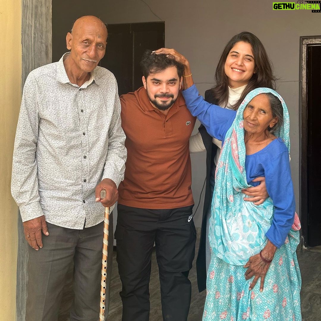Anshul Chauhan - 10K Likes - Meet my Nana ji, Nani ji 🫶
My permanent summer holidays vacation destination. So proud of where I come from, so proud of them ♥️ forever grateful to them and their Sanskar 🥰♥️