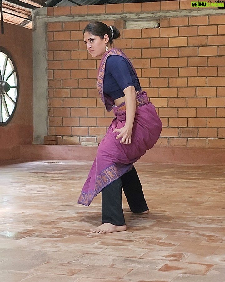 Anshul Chauhan - 9.4K Likes - Sharing glimpses of my once in a lifetime experience @natanakairali
This was the most intense yet a very liberating act.. highlight for me in my Phase2 of Navrasa Sadhana.
Rasa- Raudram
Character- Goddess Kannagi
The most beautiful part of the whole experience was that it was all very internal, all the rasas were for us to feel as deeply as we could, and not for the spectators to be felt.. n I believe when you truly and honestly feel an emotion, it’ll eventually reach others..
Forever grateful to Guru Venu G and @kapilavenu for @natanakairali 🙏❤️