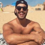 António Camelier Instagram - 🌊 🧘‍♂️ 📕 Praia Do Gigi