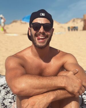 António Camelier Instagram - 🌊 🧘‍♂️ 📕