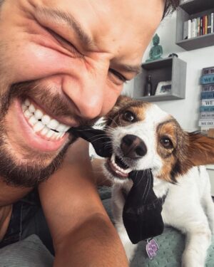 António Camelier Instagram - Naaaaa… Essa meia é “minha”. 🧦👀

(Tenho um parafuso a menos, eu sei!)