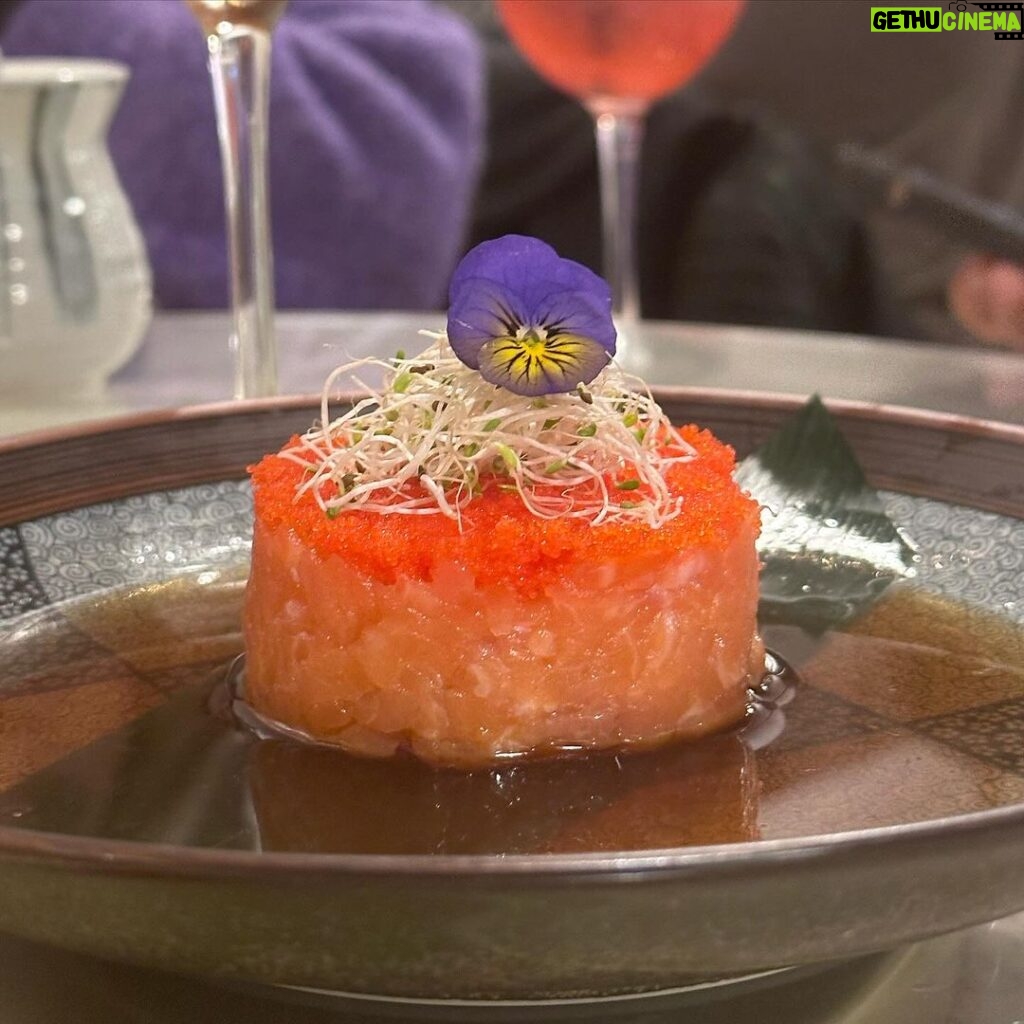 António Camelier Instagram - Estes 36 tiveram um gosto especial. Obrigado pela experiência @makisushirestaurante 🍣 🍱 #makisushi #sushi #birthday #36