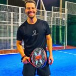 António Camelier Instagram - O que diz @antonio_camelier sobre a sua experiência Urban Sports Club? 🤔 😅 Lê tu que nós até coramos de orgulho. Obrigado, António! ❤️ “Transformei a minha rotina e a @urbansportsclubpt foi o meu trampolim! 💥🏋️‍♀️ Da força e equilíbrio que encontro na escalada, à técnica e coordenação que aperfeiçoo no Padel e à energia intensa que vivencio no Boxe, Urban Sports dá-me um leque de desportos incríveis para explorar. Escolho a liberdade e abraço a flexibilidade. A vida ativa nunca me inspirou tanto! 🙌 “ #UrbanSports #VidaAtiva #ExperiênciaÚnica