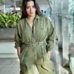Antara Biswas Instagram - Fighter Vibes isn’t it??? ✈️ 📸: @sachinmakeupartist1 Mumbai Chatrapati Shivaji Aiport T1