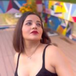 Antara Biswas Instagram – These Evergreen Melodious Songs… Songs Which used To Make Me Feel Love ❤️…. And It Still Does 🥰🥰🥰…. 

#feelings #romance #love #evergreen #hits