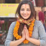 Antara Biswas Instagram – “ Maa Bageshwori Mandir “ 🛕 Darshan Karne Ka Soubhagya Prapt Hua… 🙏🙏🙏 … #feelingblessed #jaimatadi #nepalganj 

Thank You @iamrealmohitofficial for making the visit happen so nicely 🙏🙏🙏