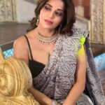Antara Biswas Instagram - You Kinda Owe It To Yourself To Do All The Things You’ve Dreamed 🧿🙏🤷‍♀️…. #laalbanarasi from #tonight at 8pm … 🙏 📸: @deepakpathak663