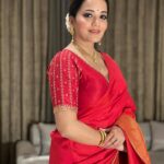 Antara Biswas Instagram - About Last Night … #UPAA AWARDS 2023… Styled by: @heenaladjoshi Saree: @nallisilksarees Mua & hairstyling: @glaze_bymuskan @fuse_by_zeeshan Managed by: @riyashhh269 Lucknow, Uttar Pradesh