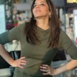 Antara Biswas Instagram - When you can pose.. Anytime, Anywhere !! 🤷‍♀️ #letsposeforthecamera 📸: @riyashhh269 Airport