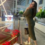 Antara Biswas Instagram - When you can pose.. Anytime, Anywhere !! 🤷‍♀️ #letsposeforthecamera 📸: @riyashhh269 Airport