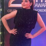 Antara Biswas Instagram - About Last Night … At The 23rd #ITA AWARDS …. #aboutlastnight #whatanight #redcarpet #awards #night #actorslife #happy Mua: @sachinmakeupartist1 Hairstyling: @shab_qureshi786 📸 : @deepakpathak663 Managed by: @riyashhh269 Outfit & Footwear: @zara Earrings: @hm Film City