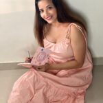 Antara Biswas Instagram - Different Moods…. Different Expressions ❤️ #love #writing #reading @factornotes Pics: @deepakpathak663