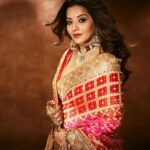 Antara Biswas Instagram – Chhath Puja ki Dher Saari Shubhkamnayein 🙏🙏🙏

#chhathpuja #2023 #kasheedasarees 

Mua: @sachinmakeupartist1 
Hairstyling: @shab_qureshi786 
Assisted by: @deepakpathak663 

Managed by: @riyashhh269