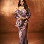 Antara Biswas Instagram - Happy Dhanteras 💰… #shubh #dhanteras #saree #fashion #kasheedaasarees #indian #sareelover #monalisa #brand #assosiation #blessed Mua: @sachinmakeupartist1 Hairstyling: @shab_qureshi786 Assisted by : @deepakpathak663 Managed by: @riyashhh269