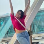 Antara Biswas Instagram - Mandatory Airport Posts ✈️ #travel #work #happy #airportdiaries #selflove #poser Photo: @deepakpathak663