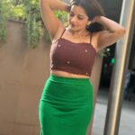 Antara Biswas Instagram - The Sun Shining Through Is Just A Cloud Away 😍🥰 #inlaws and #mybestie #intown #airport #look #happyme 📸: @deepakpathak663