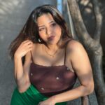 Antara Biswas Instagram - The Sun Shining Through Is Just A Cloud Away 😍🥰 #inlaws and #mybestie #intown #airport #look #happyme 📸: @deepakpathak663
