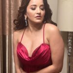 Antara Biswas Instagram - Captivating Hearts 💕 With My Glamorous Charm ❤️❤️❤️… Last Night At The #filamchibhojpurimusicawards … #aboutlastnight #glamnglitz Outfit: By Me Jewelleries: @houseofjskjewels Mua: @sachinmakeupartist1 Hairstyling: @shab_qureshi786 Assisted by: @deepakpathak663 Managed by: @riyashhh269 Patna, India