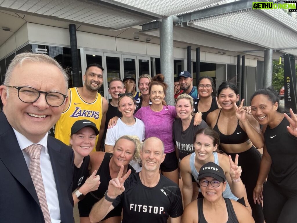 Anthony Albanese Instagram - Shoutout for the warm welcome from these Queenslanders from Fitstop in Murrumba Downs today 🏃‍♀🏃‍♂ Murrumba Downs, Queensland, Australia