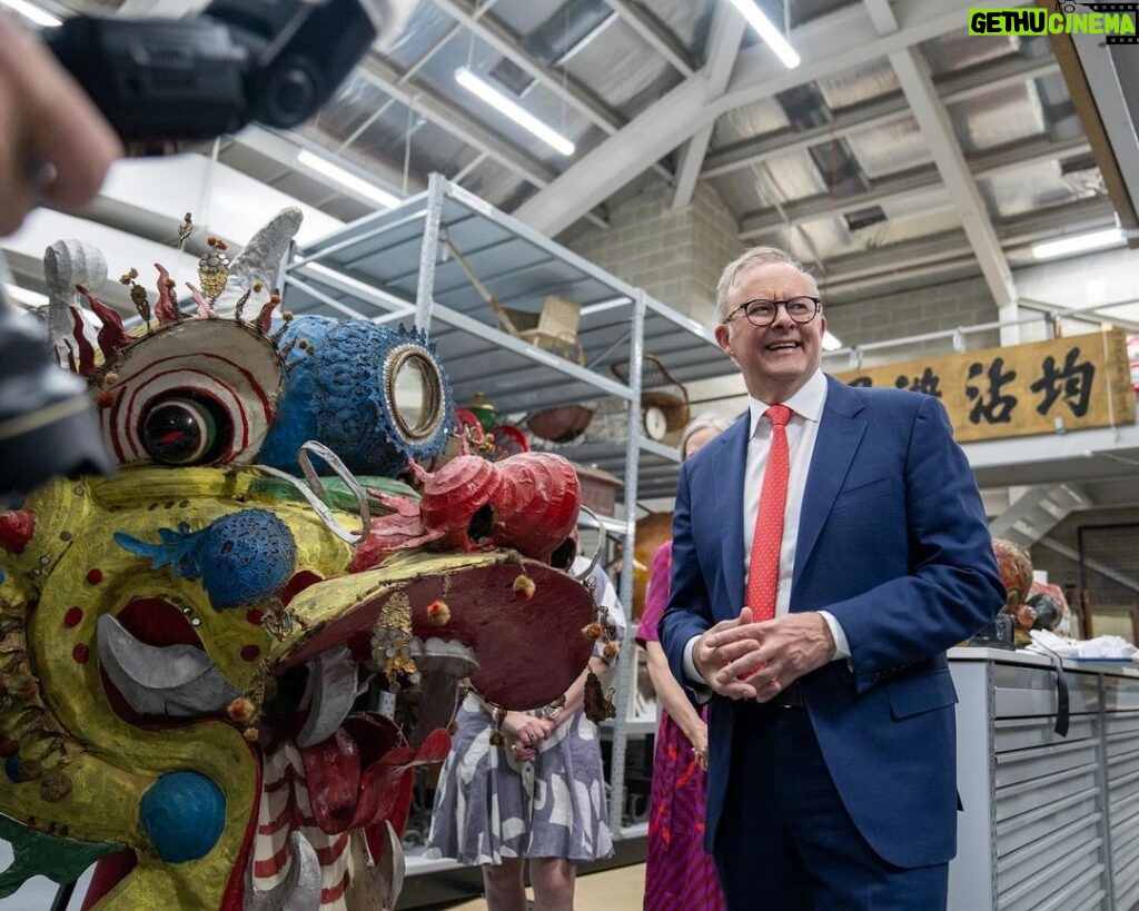 Anthony Albanese Instagram - As we celebrate the year of the dragon, I’ve come to visit one of the oldest processional dragons in Australia. Loong dates back 127 years, and shows the important role Chinese-Australians have played in our national story. Diversity has always been our strength. To all those celebrating, Happy Lunar New Year. 🐉 Ballarat, Victoria