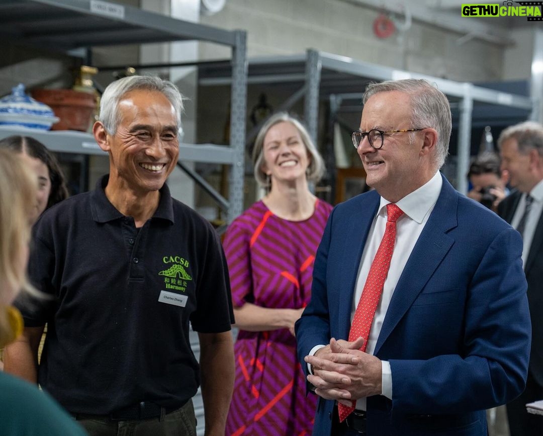 Anthony Albanese Instagram - As we celebrate the year of the dragon, I’ve come to visit one of the oldest processional dragons in Australia. Loong dates back 127 years, and shows the important role Chinese-Australians have played in our national story. Diversity has always been our strength. To all those celebrating, Happy Lunar New Year. 🐉 Ballarat, Victoria