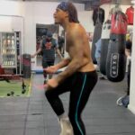 Anthony Yarde Instagram - Little skipping session highlight fi dem 🌪️ 💨💨💨 #febuary10th we’re back at it ❗️ . #skipping #Anthonyyarde # #jumpropeworkout London, United Kingdom
