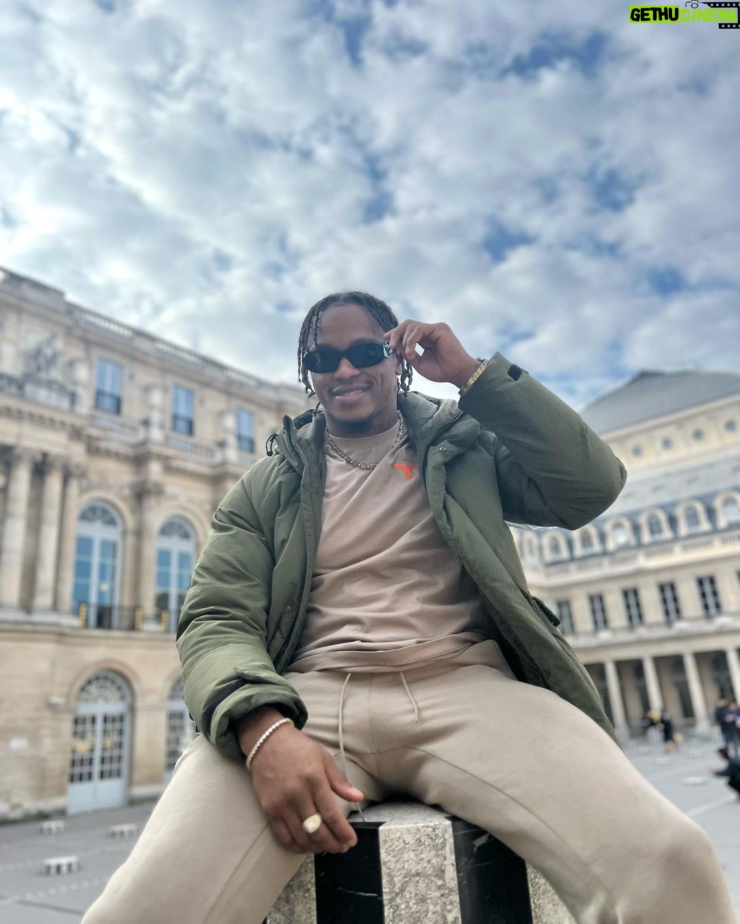 Anthony Yarde Instagram - Tourist 🇫🇷 Louvre Museum Paris