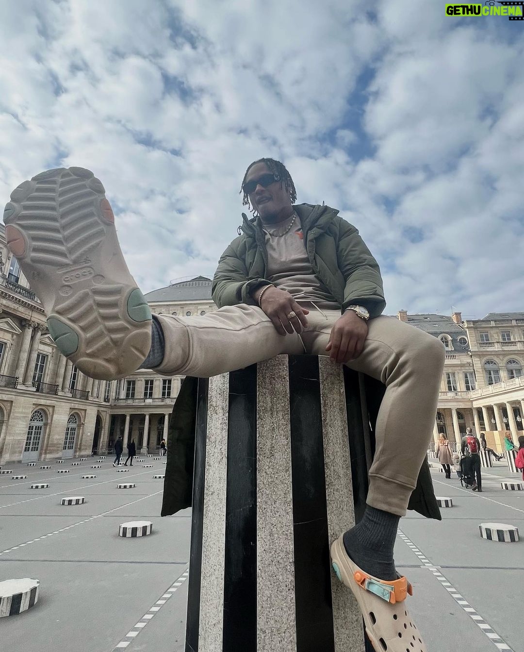 Anthony Yarde Instagram - Tourist 🇫🇷 Louvre Museum Paris