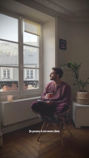 Antoine Goretti Instagram - Il est de bon ton de faire des résolutions quand une nouvelle année point le bout de son nez. Je dois bien avouer que quand vous possédez une hyper sensibilité, le monde peut être d’une violence sans égal. 

Je pense également que c’est une qualité d’en être doté mais qu’il est parfois compliqué de la gérer.

Je laisse 2023 sur ce bilan personnel, en sachant que 2024 me réservera son lot de bonheur et de tristesse. Je ne cherche pas à l’éviter, juste à l’accepter.

Je vous souhaite beaucoup de bonheur et j’ai une pensée particulière pour tous ceux qui sont chers à mon cœur, qu’ils soient sur cette terre où quelque part ailleurs ✨🩶
