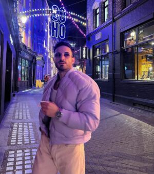 Antoine Goretti Instagram - Midnight meat train.