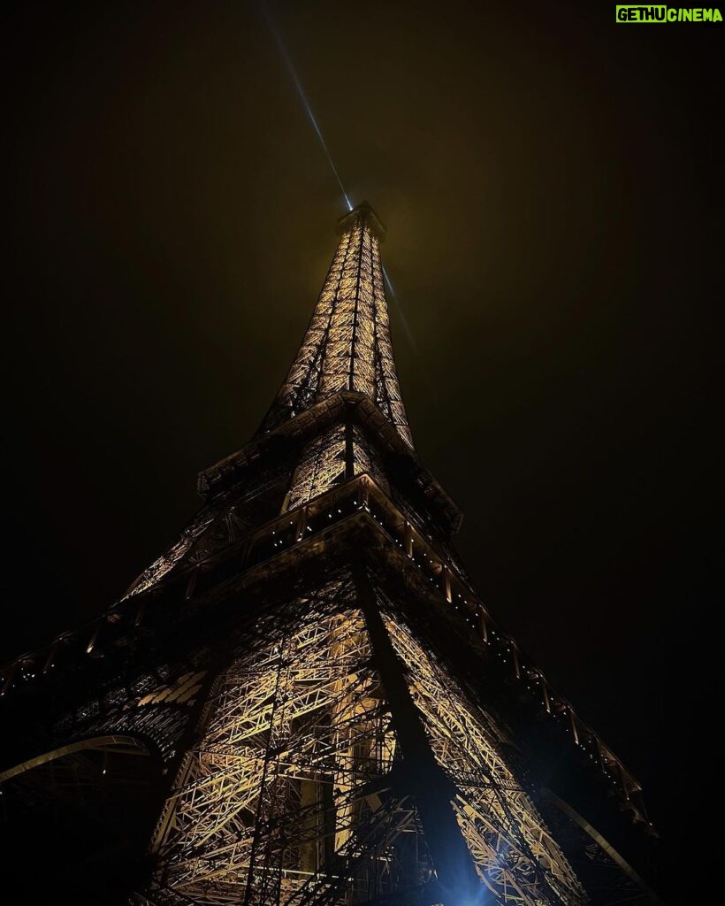 Antoine Goretti Instagram - Spaceship. Tour Eiffel