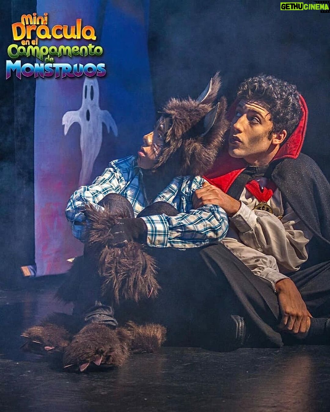 Antonio Andrés Rosello Instagram - ¡Feliz día del teatro! 5 años de carrera resumidos en un post. 😮💨🎭 Orgulloso de formar parte de este arte desde niño y agradecido con Panamá 🇵🇦 por brindarme mi formación e inicios comerciales a los 17 años. ¡Hoy a los 22 me queda un largo camino por delante y mucho por aprender! 𝓛𝓪𝓼 𝓞𝓫𝓻𝓪𝓼: -“Mini Dracula en el Campamento de Monstruos” (2018) 🧛@teatrolaestacion Dir: @soyabdielito -“Pepita de Marañón” (2019) 🎉 @teatroencirculo Dir: @edcedeno10 -“ClimaX” (2020) 💥🫶🏻 @teatropacific Dir: @jmanopla -“Hand to God” (2020) 👹@anconguild Dir: @jmoncalderon -Speech and Debate” (2022) 📑✍️ @anconguild Dir: @danielpreciado -La Ciudad de Piedra (2022) 🇵🇦 @contraxenas Dir: @edcedeno10 Un fuerte abrazo a todos mis colegas y futuros actores que me siguen ❤️ Nada como estar en escena y transportarse a otro mundo… ¡Que viva el teatro! 🎭 #teatro #diamundialdelteatro #semanadelteatro #semanadeteatro #teatroesvida #teatrolatino #teatrolatinoamericano #teatroactor #actorteatro #teatrista #thespian #thespianespañol #teatropanama #teatropanamá #teatropanameño #teatrocentroamerica #actor #actordeteatro #actores #actorespanama #vidadeactor #vidadeactores #vidaenescena