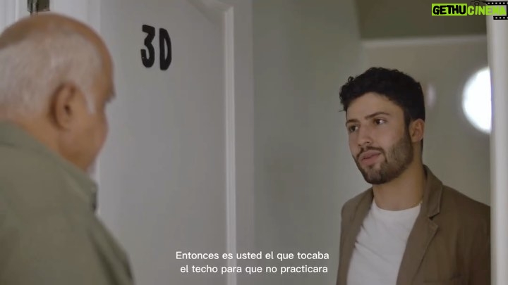 Antonio Andrés Rosello Instagram - Extracto de “El Violinista” (2021), Ganador del “Mejor Cortometraje Estudiantil” @premiosvictoria Emocionado por poder compartirles un poco de uno de mis proyectos actorales ya salidos más recientes. Una historia emotiva entre un pintor 🎨 y su molesto vecino de arriba Violinista… 🎻 Pronto va a estar empezando su viaje de festivales 🎞 ¡Comenten abajo si les gustaria verlo completo! 🙌🏻⬇️ Dir: @is.a.bella.acuna Equipo: @morningstar.fx @ingridelcarmen_ @fabipiri @brandonliao24 @nquirospaz @froxenphoenix @kiddcarrillo @gabysaipe #actingclip #actuacion #actuacionlatina #cortometraje #mejorcortometraje #mejorcortometrajeestudiantil #cortoestudiantil #cortometrajeestudiantil #cineestudiantil #cinelatino #peliculalatina #actorlatino #actorvenezolano #cinepanameño #cinepanama #cinecentroamerica #festivaldecine #cinecentroamericano #cinelatino #clipactoral #reelactoral #actordecine #directordecasting #castinglatino #castingcine #castinglatinoamerica #castingcentroamerica