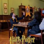 Antonio Andrés Rosello Instagram - En honor a los 20 años de Harry Potter ⚡️ POTTERHEADS LOS INVOCO ✨ Me divertí TANTO en esta sesión mágica y mil gracias a @lizpinto10 por hacerme parte de su visión una vez más. Un sueño de infancia hecho realidad 🤩 POTTERHEADS, muestrenle a todos esos muggles cuántos somos en los comentarios 😤✨ ¡Comenta tu casa de Hogwarts abajo! 😉 🔴🟢🟡🔵 Yyyy los que adivinen qué casa soy se ganan un spam de likes jejeje (no soy Gryffindor btw y la cuenta tiene que ser pública) 😛❤️ ¿Será que subo las fotos? 🤔👀 #harrypotterphotography #harrypotter #harrypotteredit #harrypotterfans #harrypotterlatinoamerica #harrypottermexico #harrypotterespañol #harrypotterespaña #harrypotterfan #harrypotterparty #harrypotternerd #harrypotterart #themephotography #harrypottertheme #griffindor Panama City, Panama